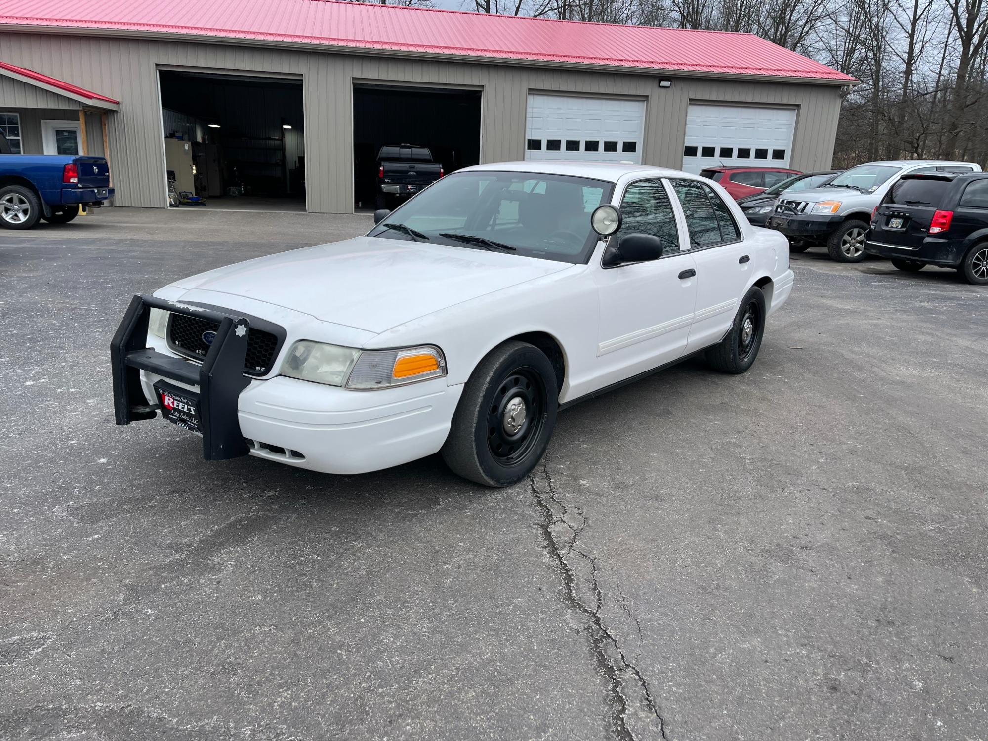 photo of 2011 Ford Crown Victoria Police Interceptor